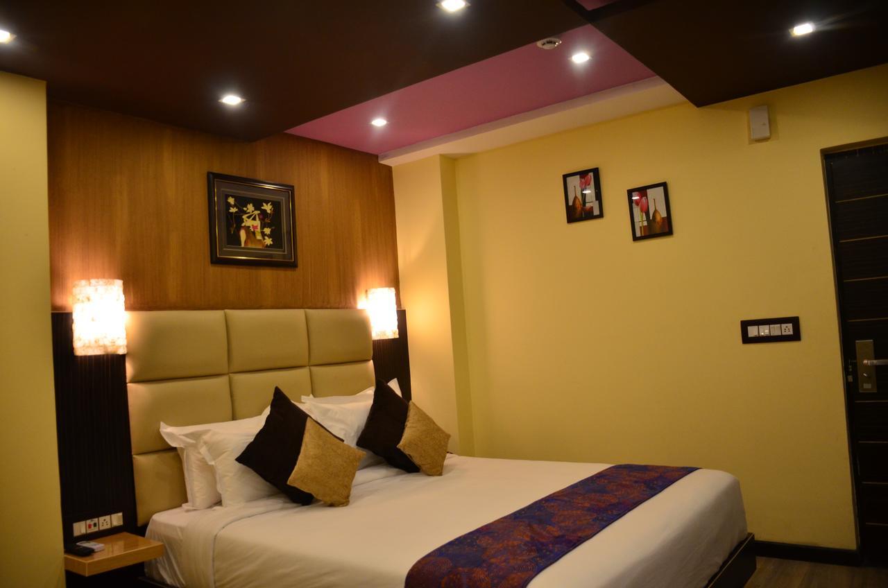 Dolphin Chocolate Inn Chandannagar Exterior photo