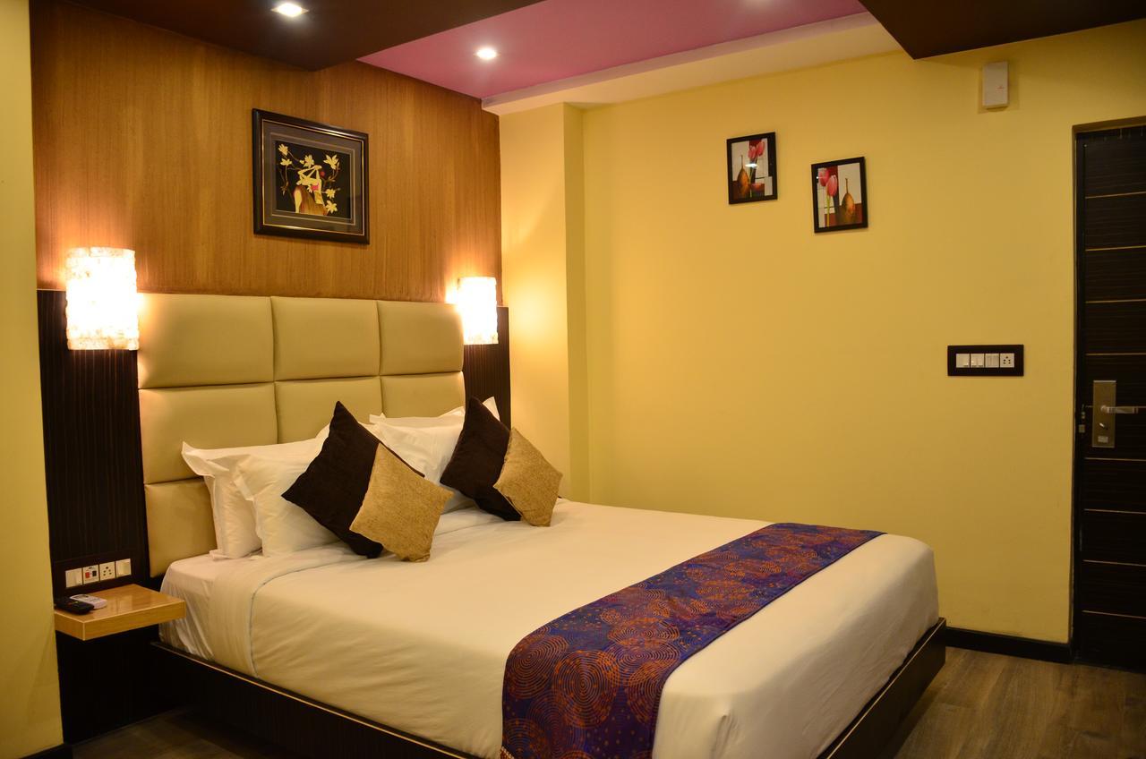 Dolphin Chocolate Inn Chandannagar Exterior photo